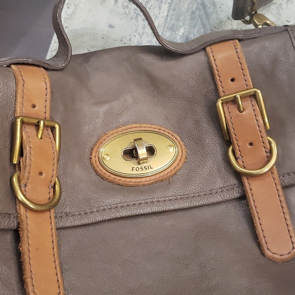 FOSSIL WOMEN'S LEATHER CROSSBODY GRAY CLASSIC FLAP CLOSURE BAG - Picture 13 of 13